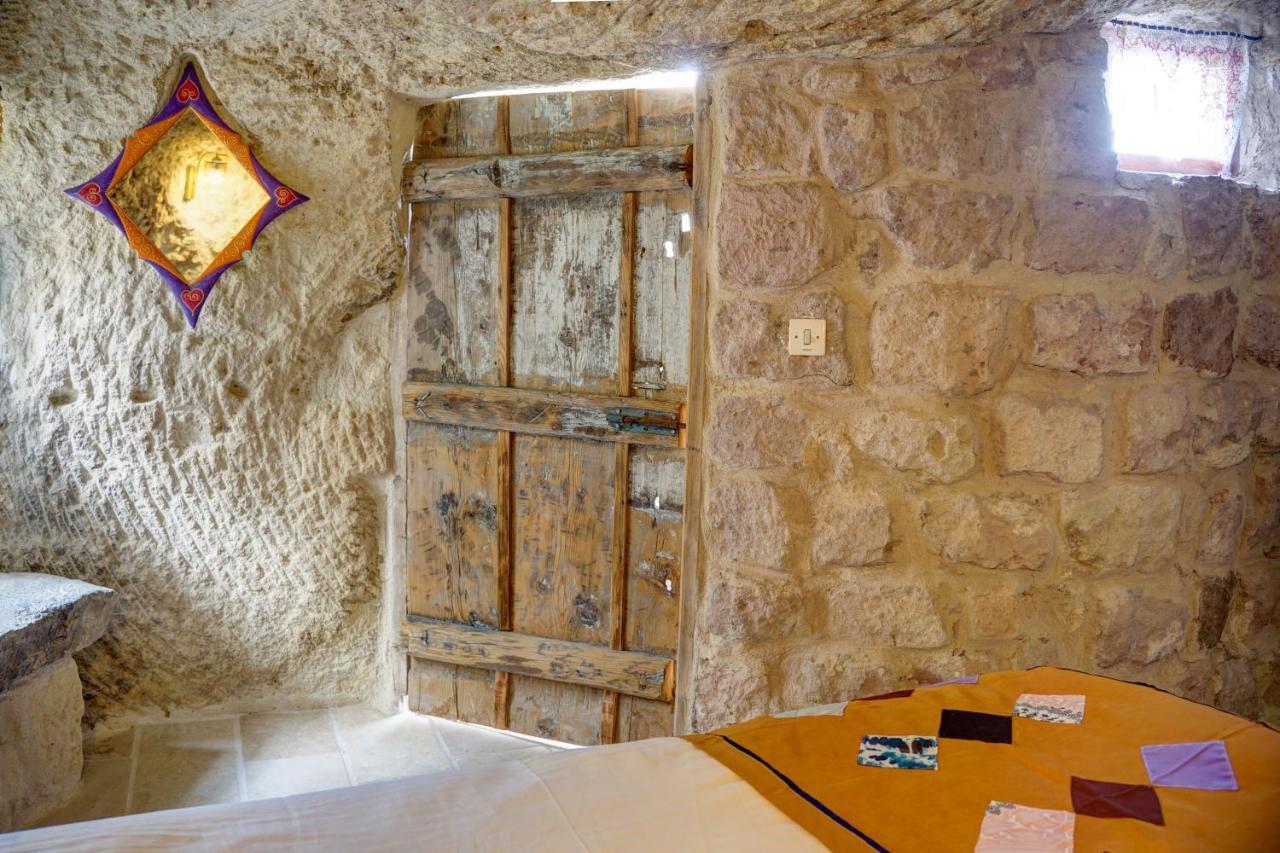 Gibos Cave Hotel Юргюп Екстериор снимка