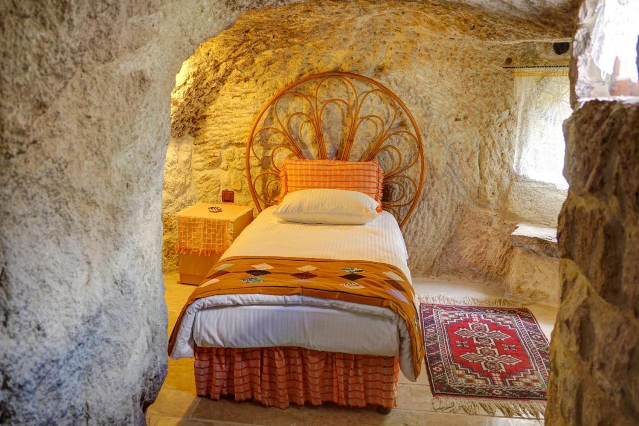 Gibos Cave Hotel Юргюп Екстериор снимка