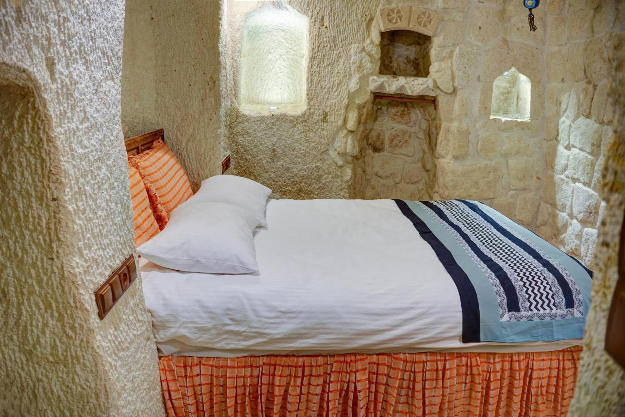 Gibos Cave Hotel Юргюп Екстериор снимка