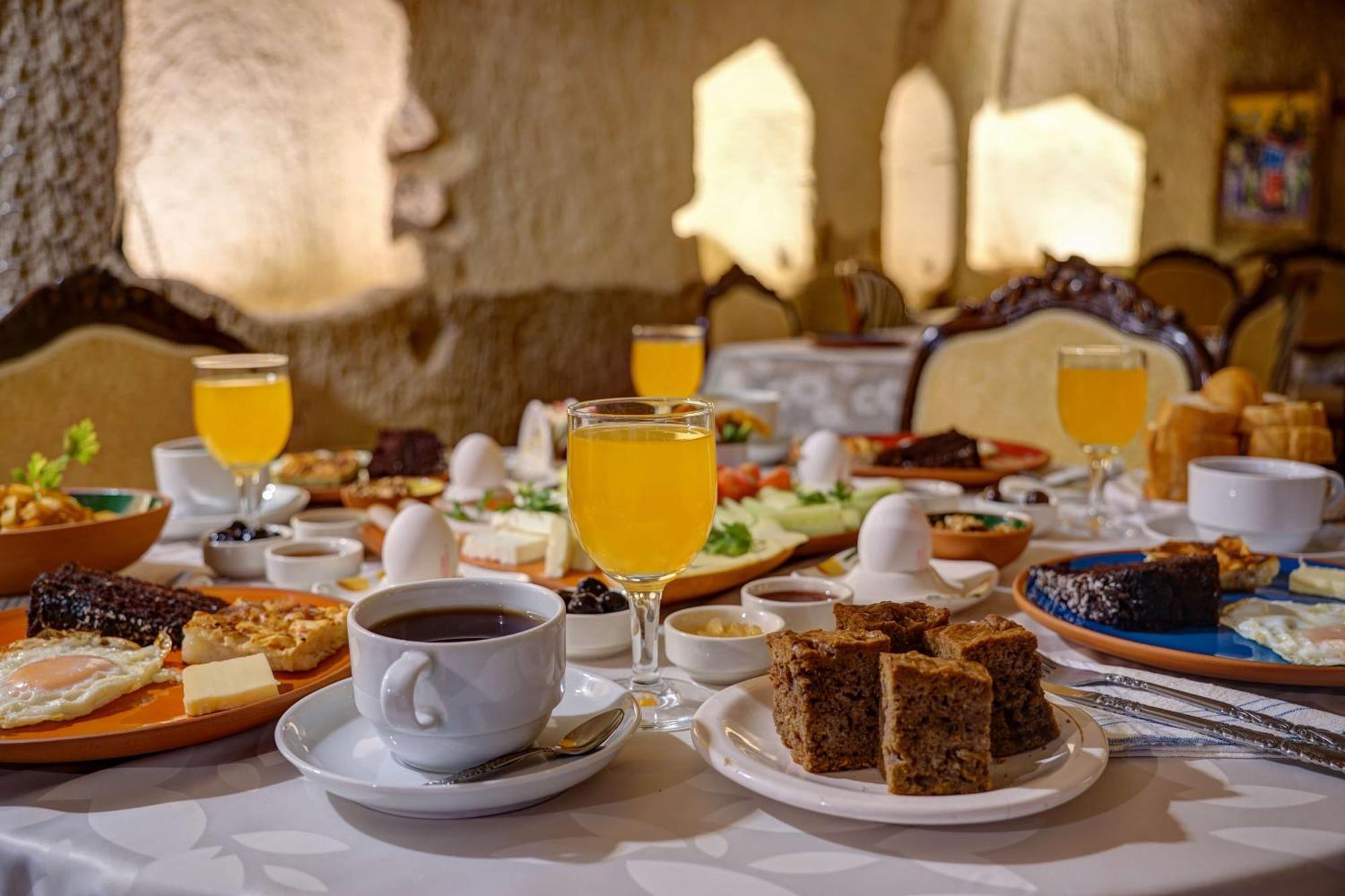 Gibos Cave Hotel Юргюп Екстериор снимка