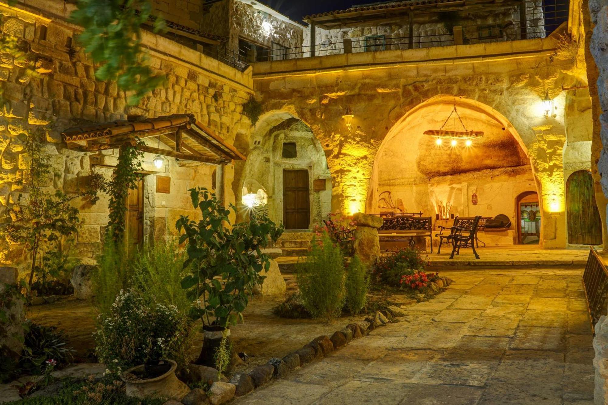 Gibos Cave Hotel Юргюп Екстериор снимка