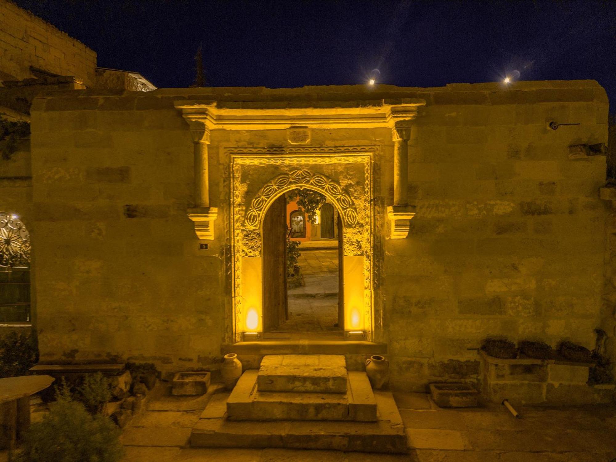 Gibos Cave Hotel Юргюп Екстериор снимка