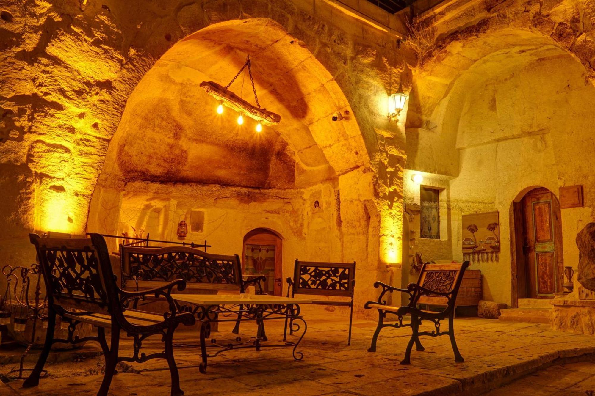 Gibos Cave Hotel Юргюп Екстериор снимка