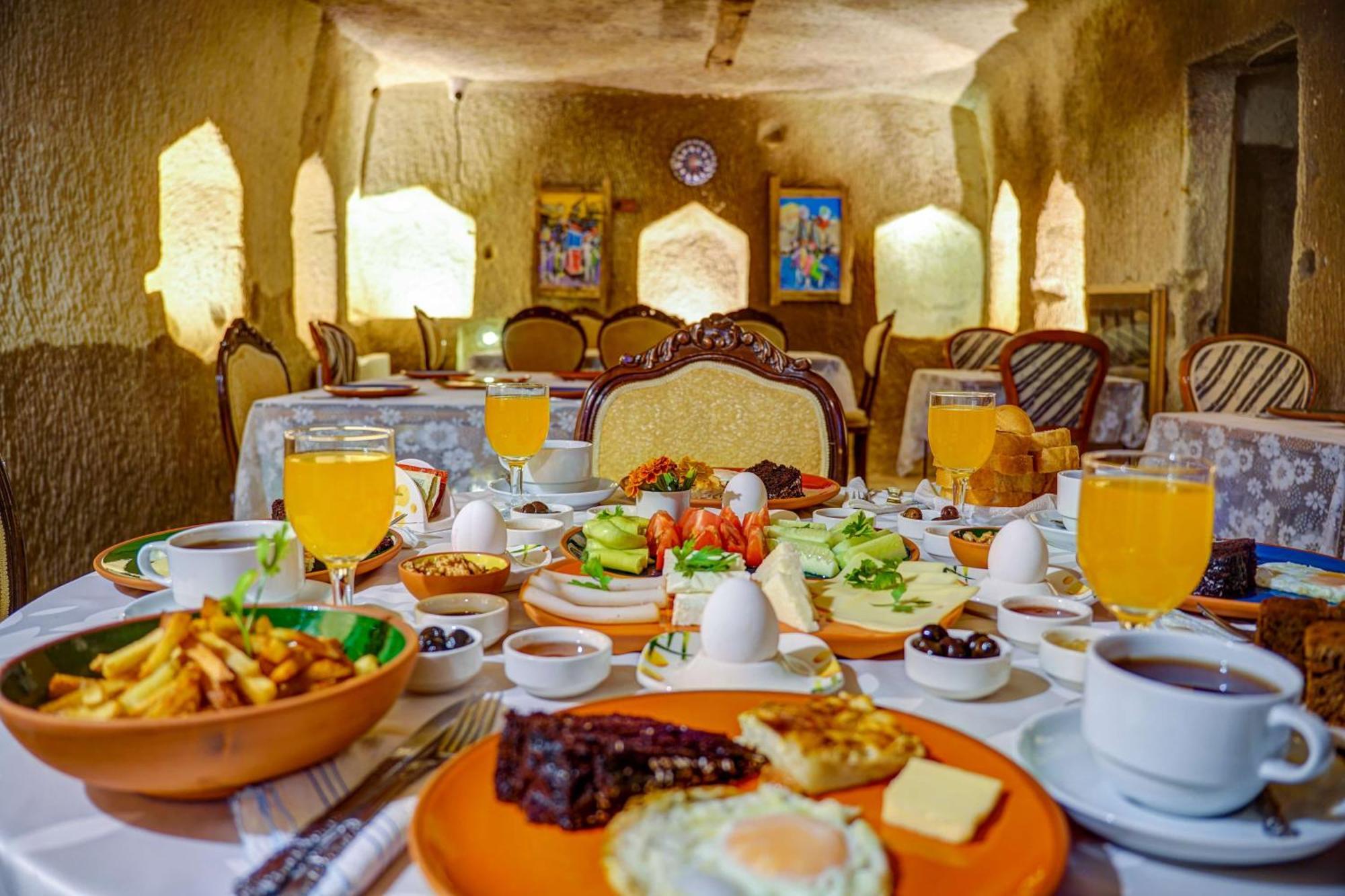 Gibos Cave Hotel Юргюп Екстериор снимка