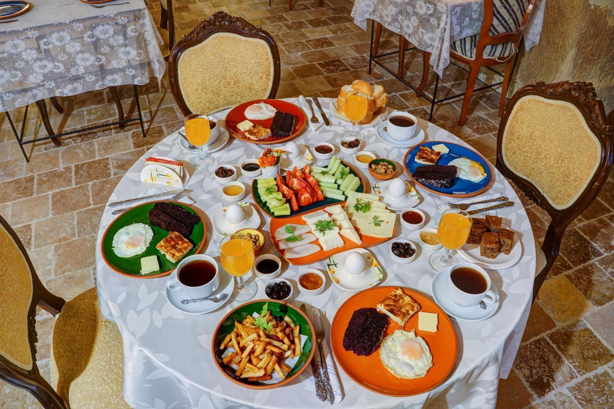 Gibos Cave Hotel Юргюп Екстериор снимка