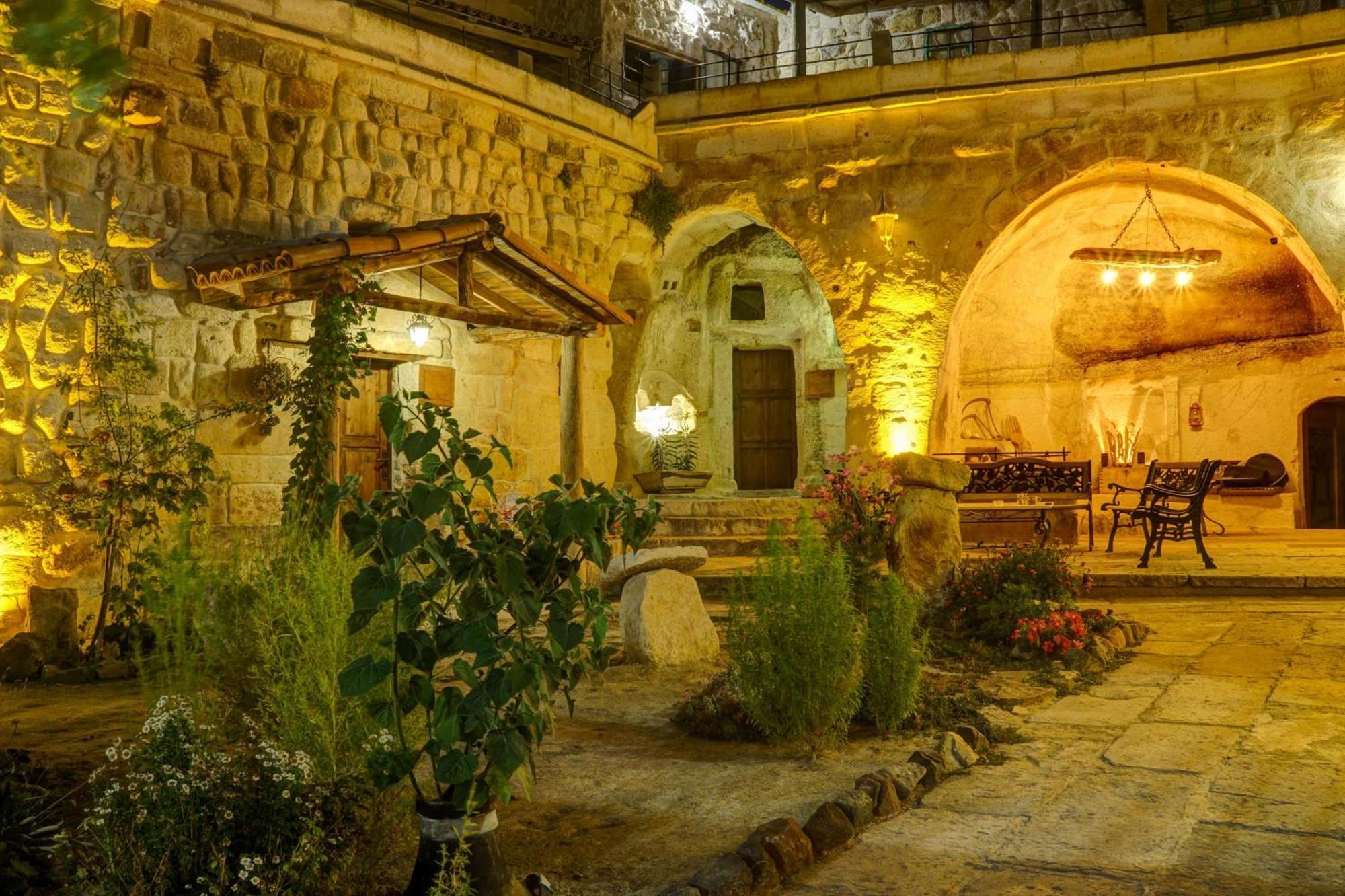 Gibos Cave Hotel Юргюп Екстериор снимка