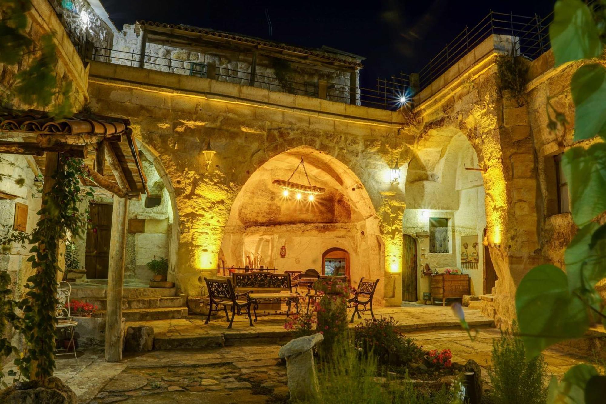 Gibos Cave Hotel Юргюп Екстериор снимка